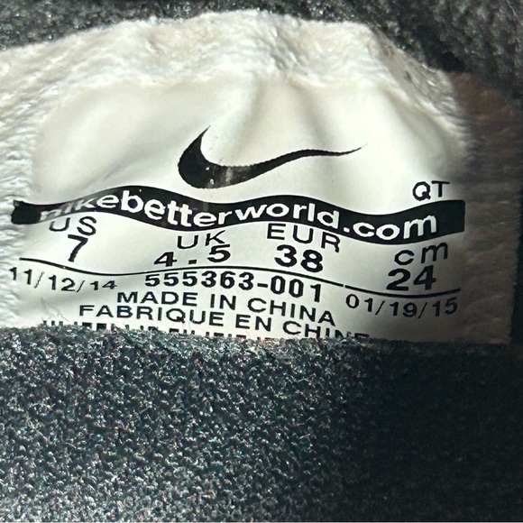 Nike Air Max Plus Running Training Sneakers Triple Black Women 7 - Picture 10 of 10